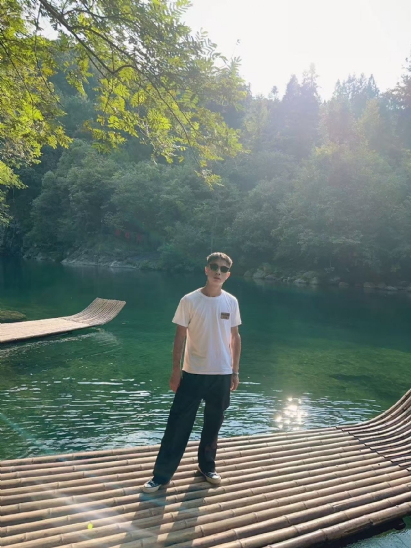 林言的第三张照片--池州父母相亲团